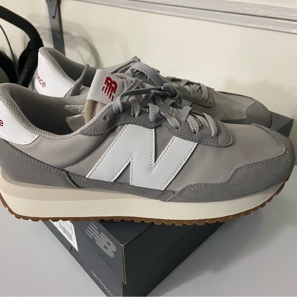 New Balance 237. Men’s size 11. Grey. New in box. - Picture 2 of 5